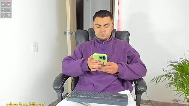 kalivan voinesscu online show from March 26, 2026, 7:06 am