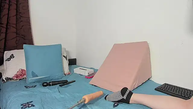 Kim 19 online show from September 14, 2025, 3:40 am