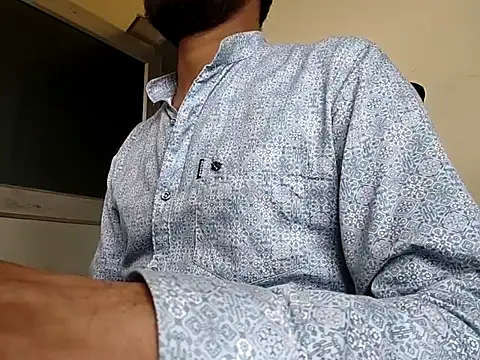 Snapshot of Ishan003 chatting on September 14, 2025, 6:14 am Ishan003 online show from September 14, 2025, 6:14 am