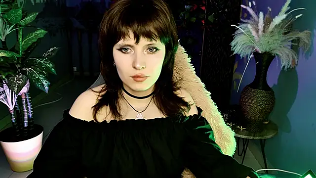 LolaAsmus online show from April 13, 2026, 9:24 am