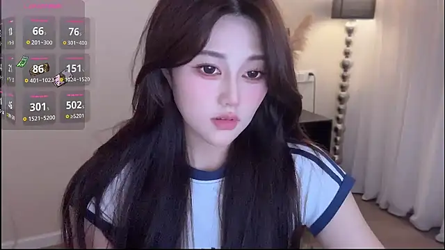 Strawberrybabyy1 online show from November 23, 2025, 4:06 pm