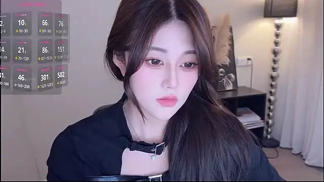 Strawberrybabyy1 online show from November 20, 2025, 2:07 pm