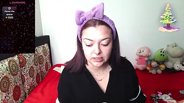 charlott 3 online show from December 11, 2024, 1:28 pm