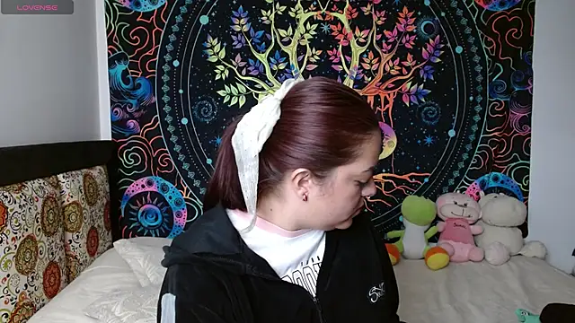 charlott 3 online show from January 29, 2025, 5:56 pm