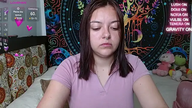 charlott 3 online show from February 3, 2025, 3:59 pm