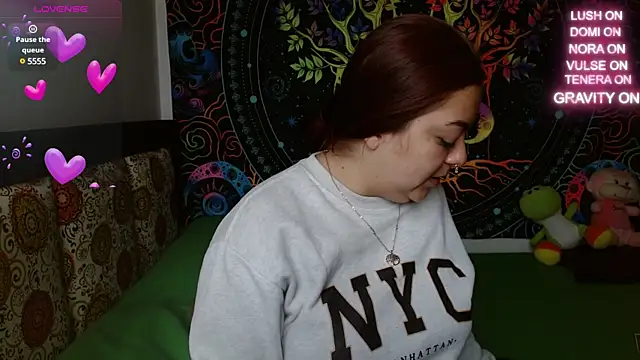 charlott 3 online show from March 5, 2025, 2:45 pm