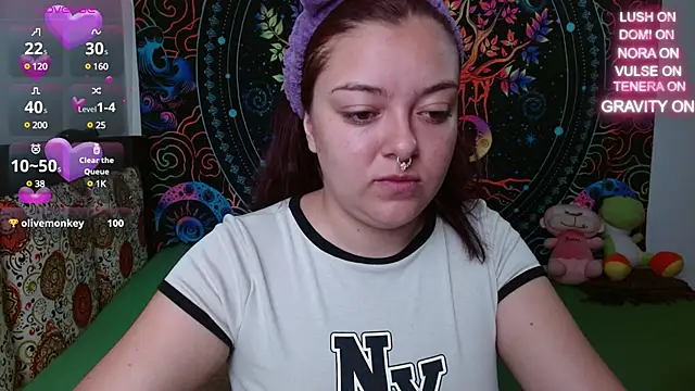 charlott 3 online show from February 21, 2025, 4:26 pm