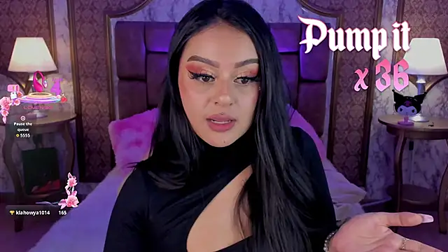 SoffiQueen online show from October 7, 2025, 8:10 pm