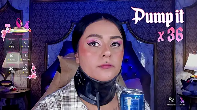 Snapshot of SoffiQueen chatting on February 21, 2026, 1:46 pm SoffiQueen online show from February 21, 2026, 1:46 pm