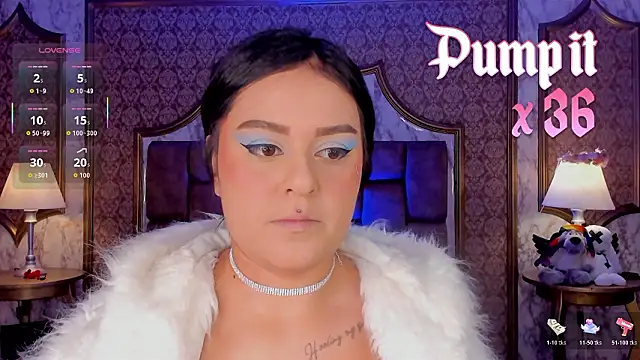 Snapshot of SoffiQueen chatting on February 2, 2026, 2:05 pm SoffiQueen online show from February 2, 2026, 2:05 pm