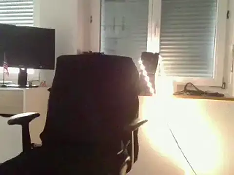 Snapshot of Angelbunn chatting on February 24, 2025, 1:21 pm Angelbunn online show from February 24, 2025, 1:21 pm