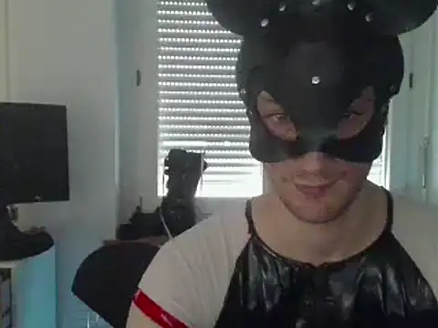 Snapshot of Angelbunn chatting on February 5, 2025, 1:11 pm Angelbunn online show from February 5, 2025, 1:11 pm