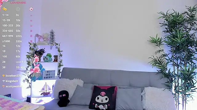 natty romanof 18 online show from March 10, 2025, 3:41 pm