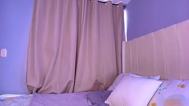 Shenoa1 online show from September 11, 2025, 8:20 pm