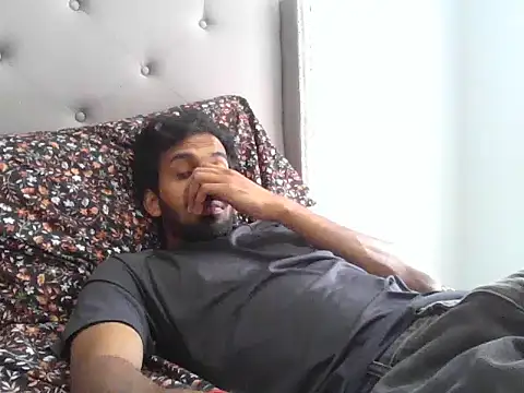 skinny  boy   online show from February 25, 2026, 7:47 pm