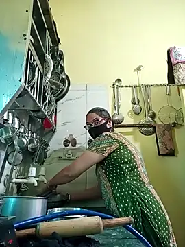 Snapshot of heenage chatting on February 26, 2026, 9:20 am heenage online show from February 26, 2026, 9:20 am