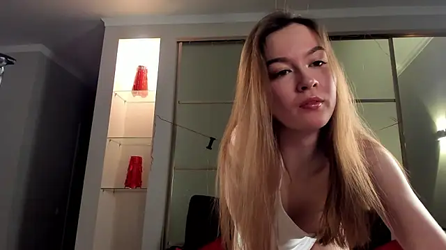 Emma Flin online show from March 19, 2026, 11:21 am