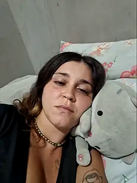 Snapshot of luuhcat09 chatting on February 12, 2026, 4:18 pm luuhcat09 online show from February 12, 2026, 4:18 pm