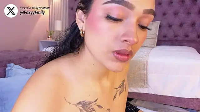 EMILYY FOXY online show from November 15, 2025, 7:29 pm