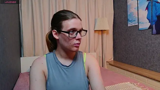 KIKI Krash online show from June 4, 2026, 3:28 pm