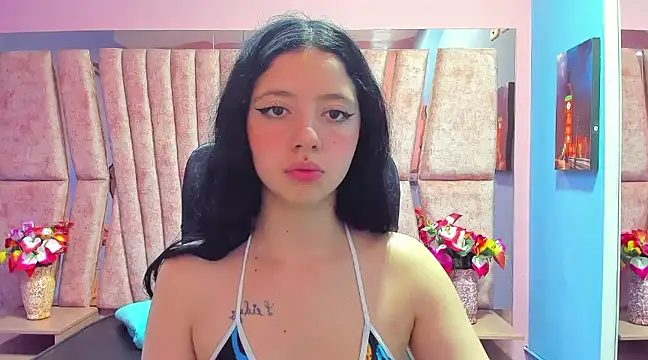 Nathalia Reyes online show from December 15, 2024, 7:46 am