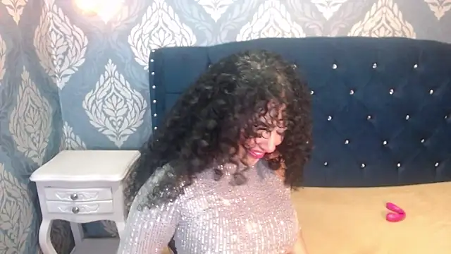 Sofiacowperx online show from November 14, 2025, 6:33 pm