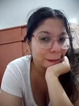 Carliina Soussa online show from April 14, 2026, 11:43 pm