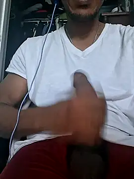 bigboytoy912 online show from May 5, 2026, 9:18 pm