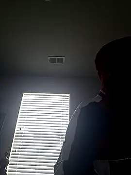 bigboytoy912 online show from April 16, 2026, 9:39 pm