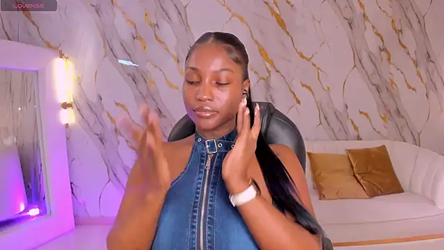 SavannahStorm online show from January 7, 2026, 12:32 pm