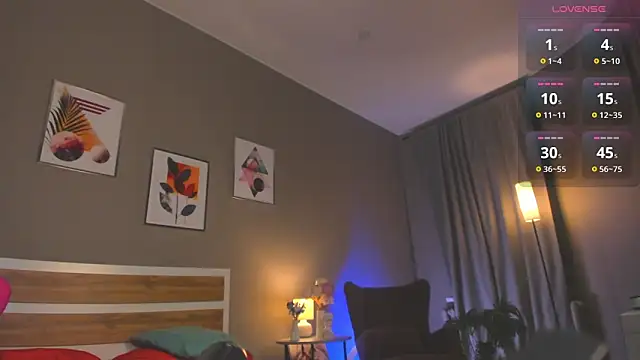 Margaret Clark  online show from December 19, 2025, 11:23 am