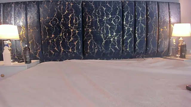 Sophia Lemos online show from October 12, 2025, 8:10 pm