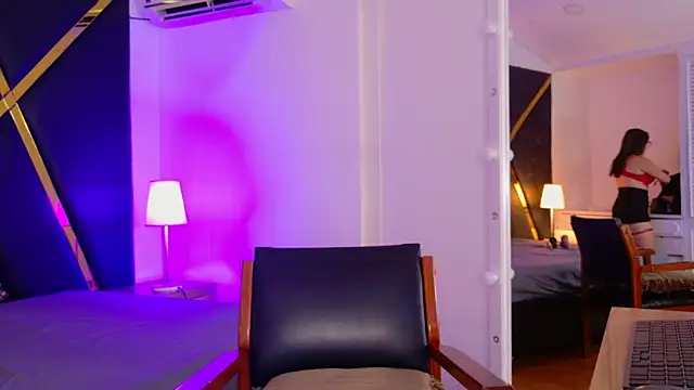 Adel Nesbiit online show from April 6, 2026, 7:37 pm