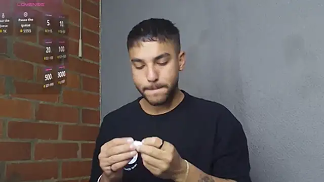 Leandro valenzuela online show from April 2, 2026, 4:30 am