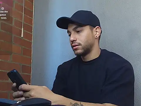 Leandro valenzuela online show from April 18, 2026, 6:32 pm