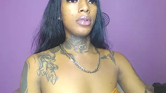 Snapshot of badgirls_cx chatting on February 22, 2025, 11:13 am badgirls cx online show from February 22, 2025, 11:13 am