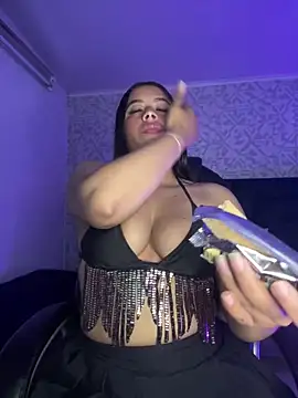 Snapshot of ElaaPerez chatting on March 4, 2025, 9:32 pm ElaaPerez online show from March 4, 2025, 9:32 pm