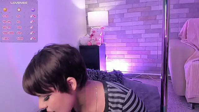 BonnieAnderson  online show from September 19, 2025, 12:36 am