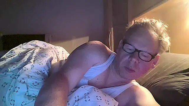 kinkyslet8 online show from November 15, 2025, 8:40 am