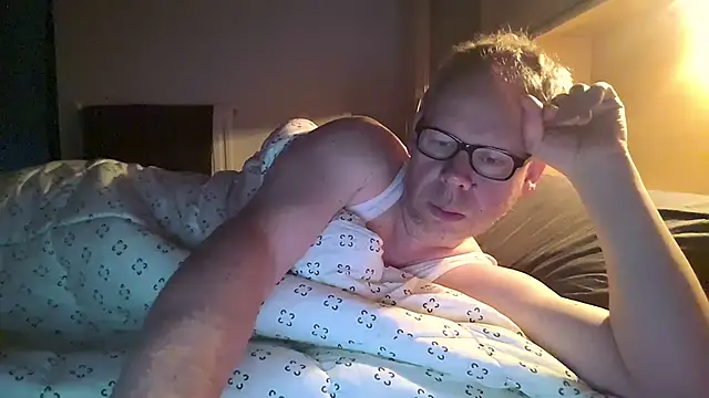 kinkyslet8 online show from November 18, 2025, 8:06 am