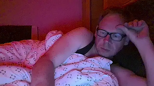 Snapshot of kinkyslet8 chatting on September 29, 2025, 9:20 pm kinkyslet8 online show from September 29, 2025, 9:20 pm