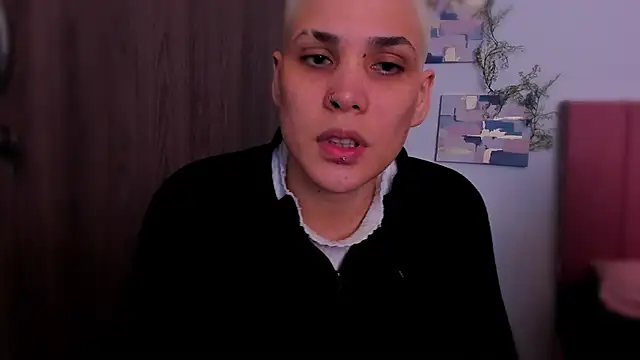 Snapshot of Charlee_pink chatting on February 3, 2026, 6:51 am Charlee pink online show from February 3, 2026, 6:51 am