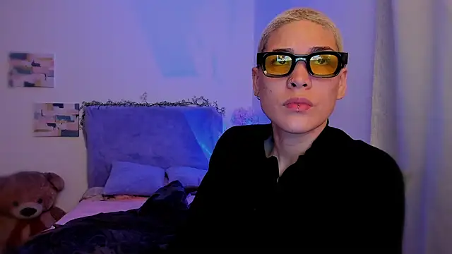 Snapshot of Charlee_pink chatting on January 10, 2026, 9:21 pm Charlee pink online show from January 10, 2026, 9:21 pm