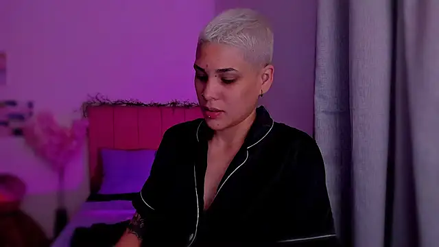 Snapshot of Charlee_pink chatting on March 1, 2026, 3:28 am Charlee pink online show from March 1, 2026, 3:28 am