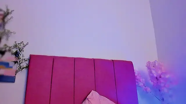 Snapshot of Charlee_pink chatting on January 19, 2026, 7:01 am Charlee pink online show from January 19, 2026, 7:01 am