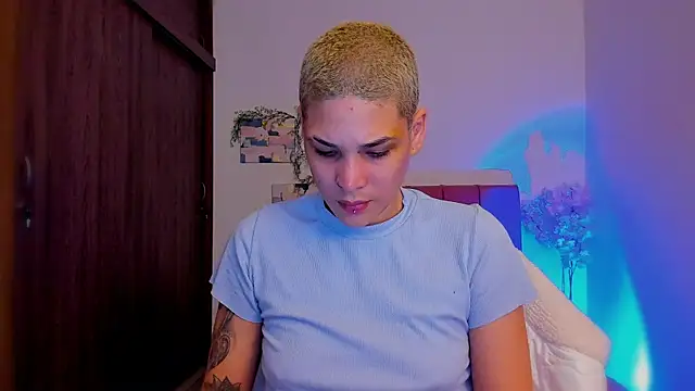 Snapshot of Charlee_pink chatting on January 15, 2026, 8:23 pm Charlee pink online show from January 15, 2026, 8:23 pm