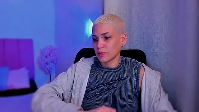 Snapshot of Charlee_pink chatting on February 5, 2026, 11:22 pm Charlee pink online show from February 5, 2026, 11:22 pm