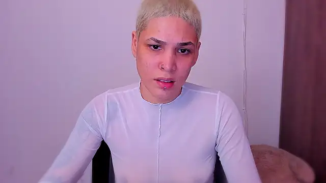 Snapshot of Charlee_pink chatting on February 1, 2026, 12:53 am Charlee pink online show from February 1, 2026, 12:53 am