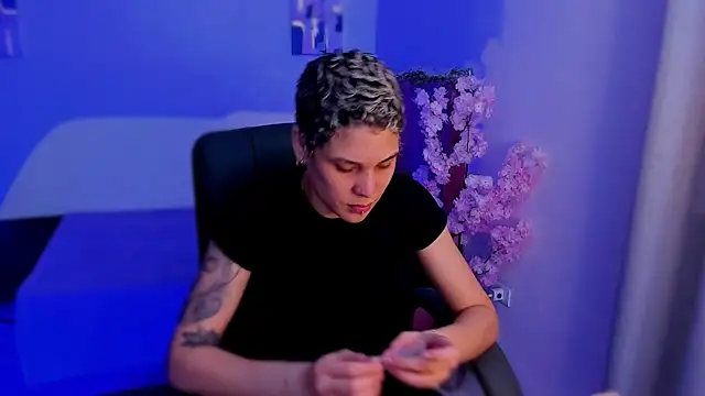 Charlee pink online show from November 27, 2025, 7:58 pm