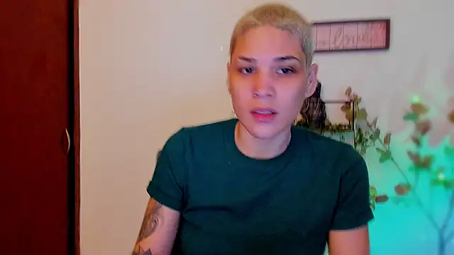 Snapshot of Charlee_pink chatting on January 11, 2026, 5:09 pm Charlee pink online show from January 11, 2026, 5:09 pm